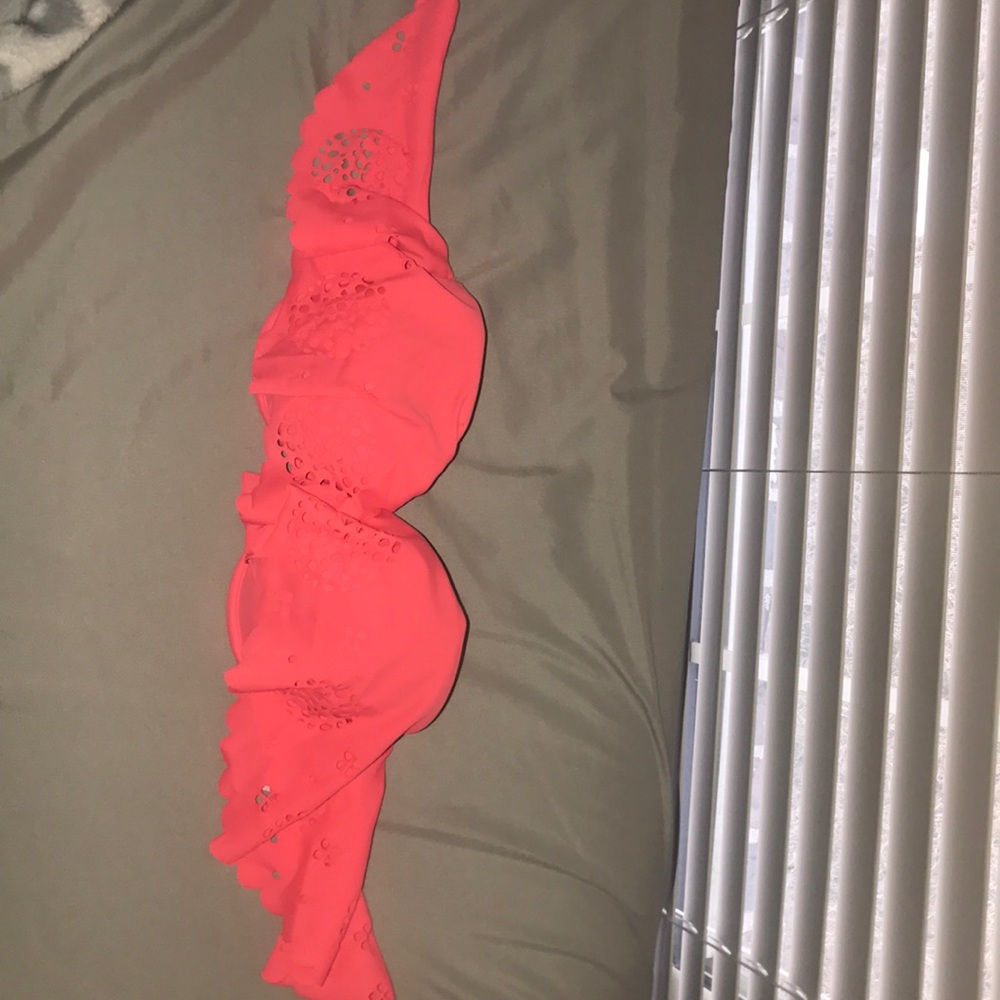 Strapless bikini top